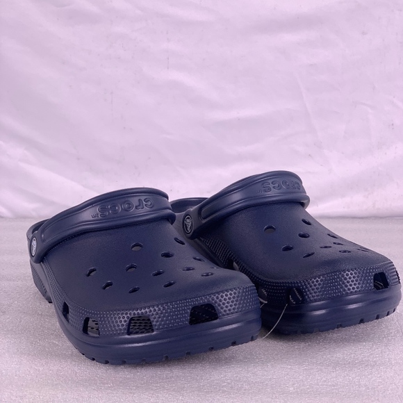 crocs classic roomy fit